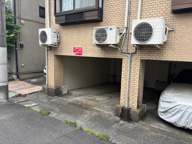 ＪＲ中央線「八王子」駅徒歩７分　屋根付き駐車場１区画